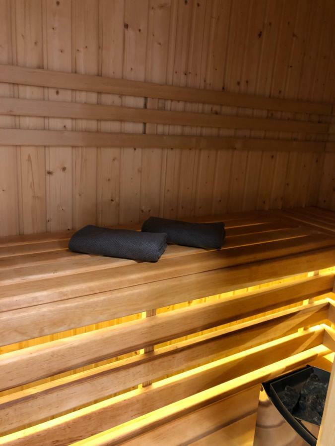 Family & Business Sauna Apartments Rynek Centrum Downtown - 2 Bedroom With Private Sauna, Balcony, Parking Kielce Extérieur photo