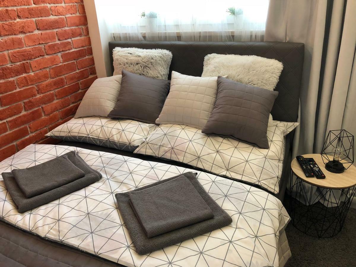 Family & Business Sauna Apartments Rynek Centrum Downtown - 2 Bedroom With Private Sauna, Balcony, Parking Kielce Extérieur photo
