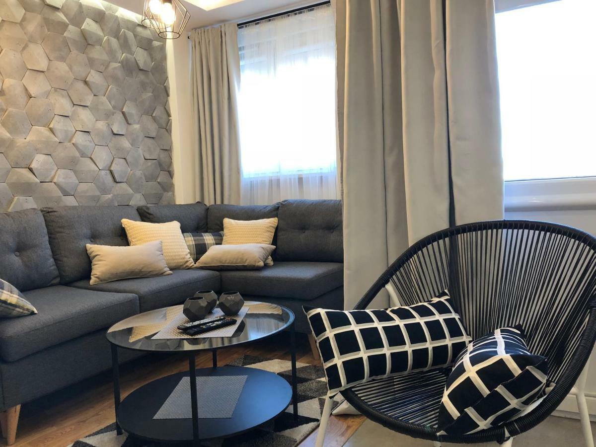Family & Business Sauna Apartments Rynek Centrum Downtown - 2 Bedroom With Private Sauna, Balcony, Parking Kielce Extérieur photo