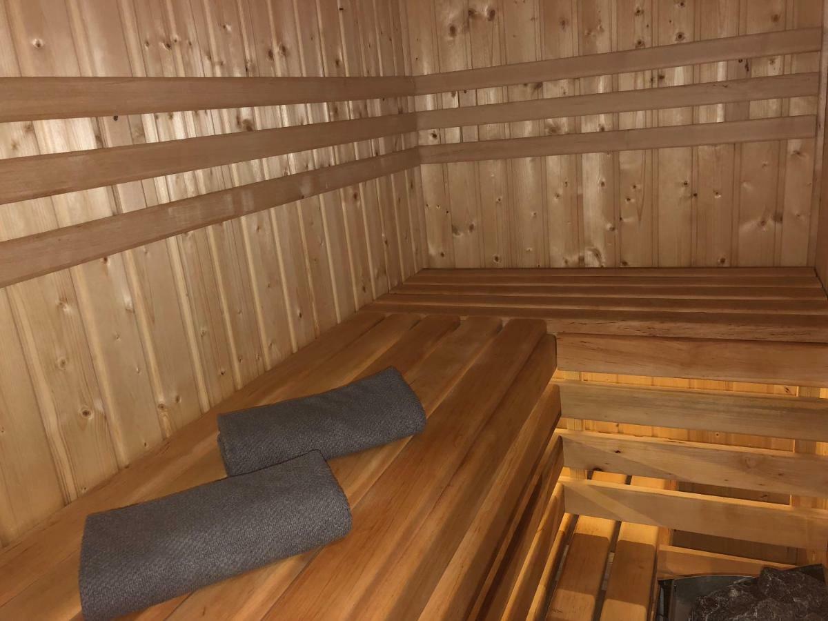 Family & Business Sauna Apartments Rynek Centrum Downtown - 2 Bedroom With Private Sauna, Balcony, Parking Kielce Extérieur photo